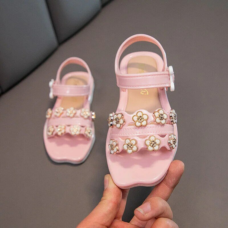 Crianças sapatos para meninas sandálias de verão nova pequena princesa fundo macio antiderrapante menina do bebê sapatos de praia crianças
