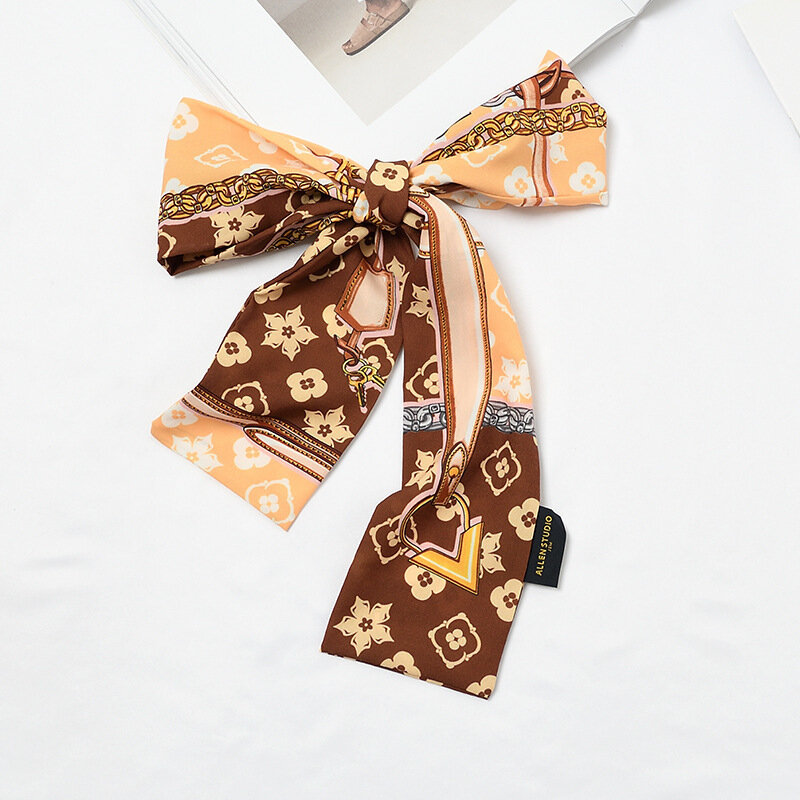 Bufanda de seda con diseño de trébol y leopardo para mujer, pañuelo elegante de diseño, Bandage de lujo para la cabeza, cuello con estampado de flores y vaca, 2018