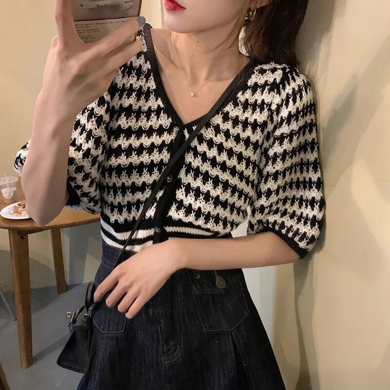 Retro and versatile short sleeve contrast V-neck bubble sleeve short striped knitted cardigan T-shirt for women