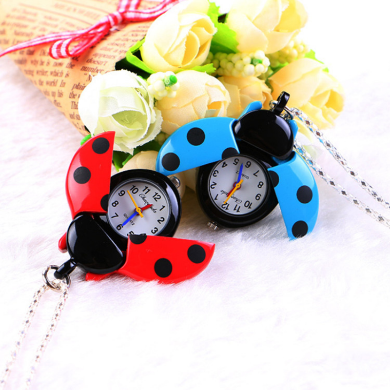 Moda criativa pequena joaninha bolso relógio de pulso para mulheres moda jóias pequeno bolso relógio para crianças senhoras presente