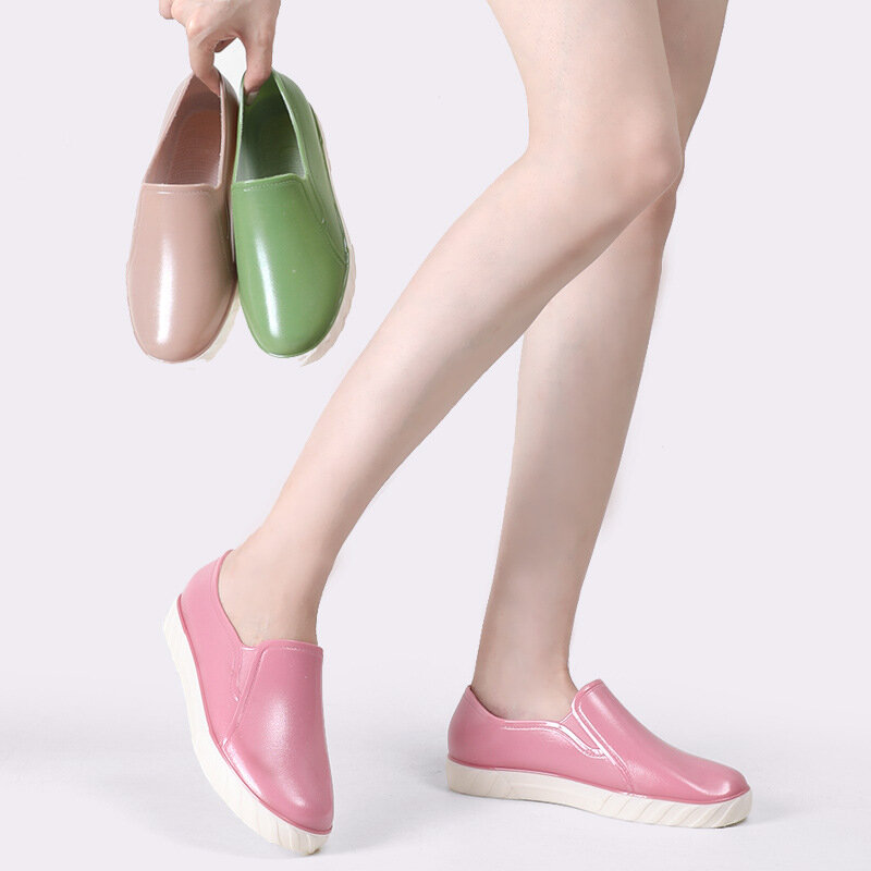 Botas de lluvia antideslizantes para mujer, zapatos planos de goma, suaves, resistentes al desgaste, para invierno