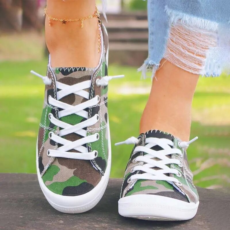 2021รองเท้าสตรีใหม่แฟชั่นลวงตาผ้าใบคลาสสิกลูกไม้รอบ Toe ส้นแบนสบายๆสบายๆรองเท้าผ้าใบ KM205