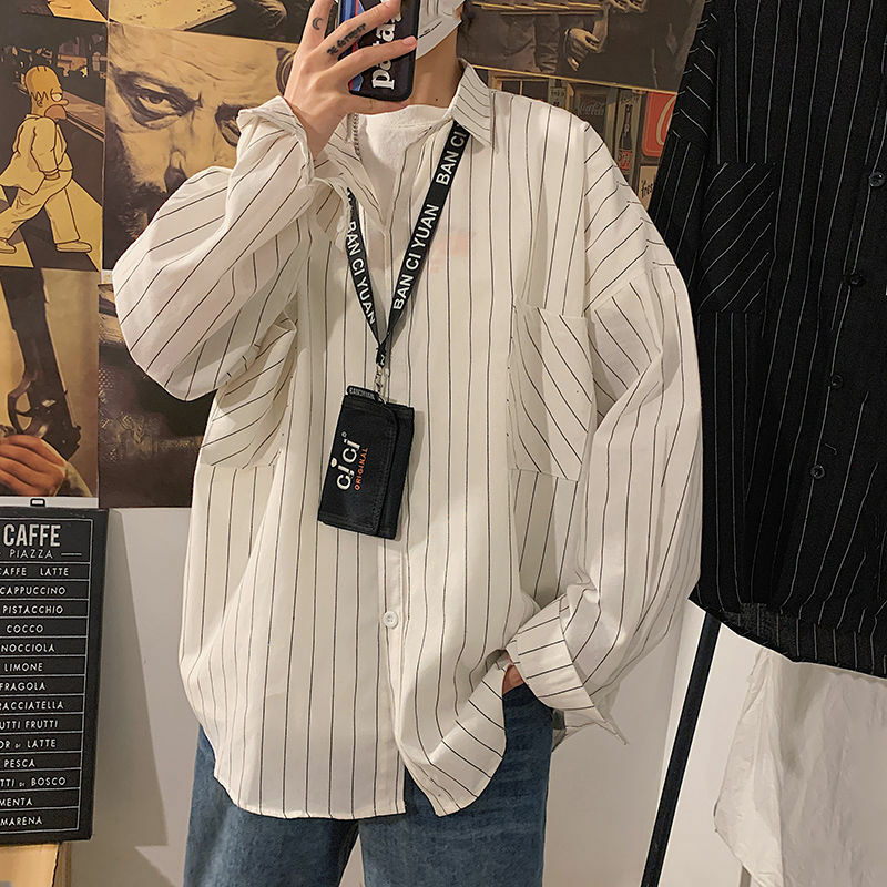 قميص رجالي مخطط أسود أبيض موضة 2021 Harajuku قميص رجالي غير رسمي بأكمام طويلة ملابس الشارع الشهير بلوزة كبيرة الحجم
