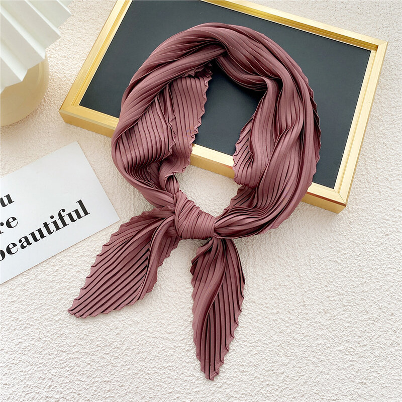 Frauen 2021 Frühling Herbst New Plissee Print Silk Casual Einfache Wilden Schal 70*70cm Halstuch Bandana Dekorative Kopftuch heißer