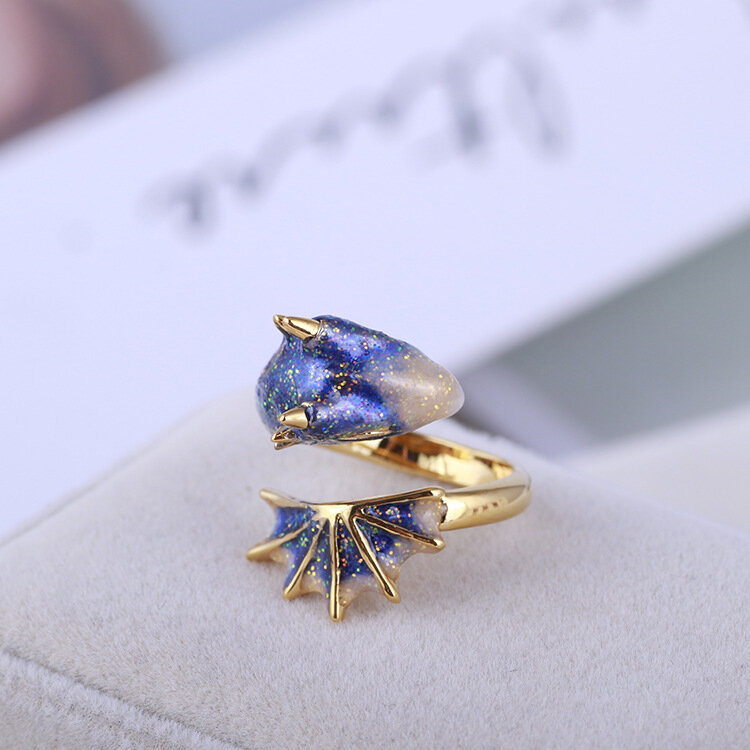 Gold Topaz Dragonแหวนแหวนมังกรเครื่องประดับประกายสีชมพูและสีขาวเคลือบMonvatoo London