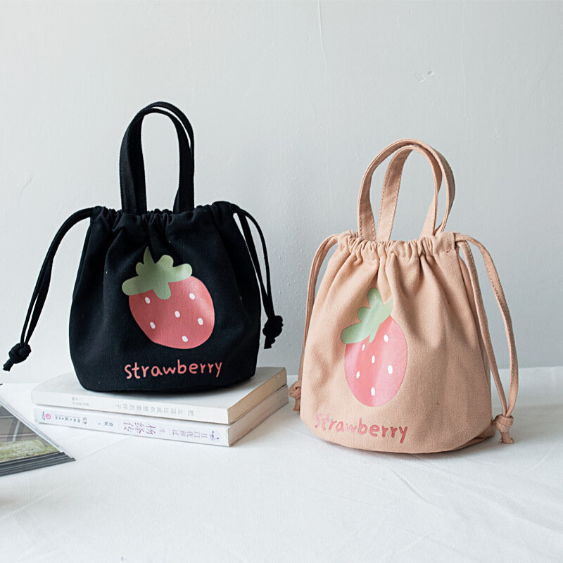 여성 핸드백 휴대용 캔버스 가방 여성 학생 Ins 패션 딸기 인쇄 버전 Drawstring 작은 양동이 점심 가방