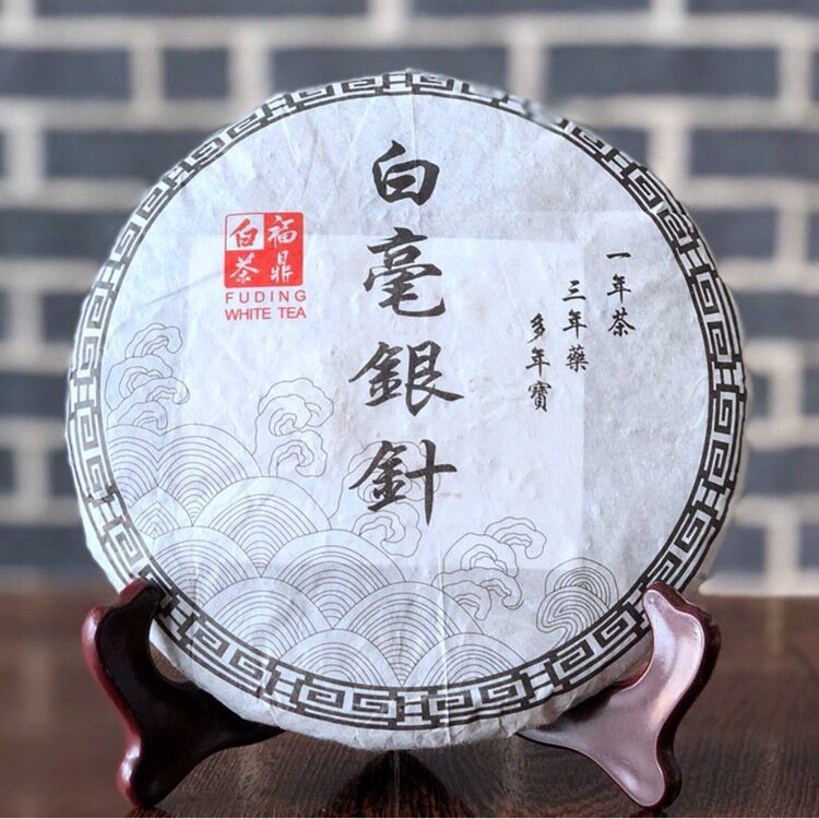 2019 Chinese Fujian Oude Fuding Witte Thee Cake Natuurlijke Organische Witte Thee Zilveren Naald Bai Hao Yin Zhen Thee 300G