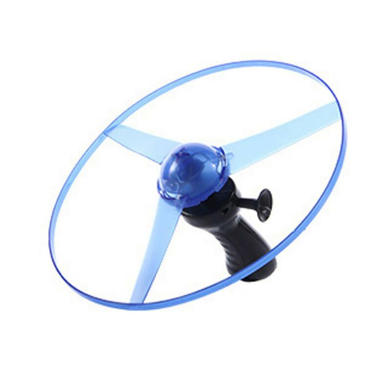 LED Light up Spinning Flying Disc Saucer Pull String giocattolo per bambini forniture per feste luce colorata Flash giocattoli regalo per bambini 2021