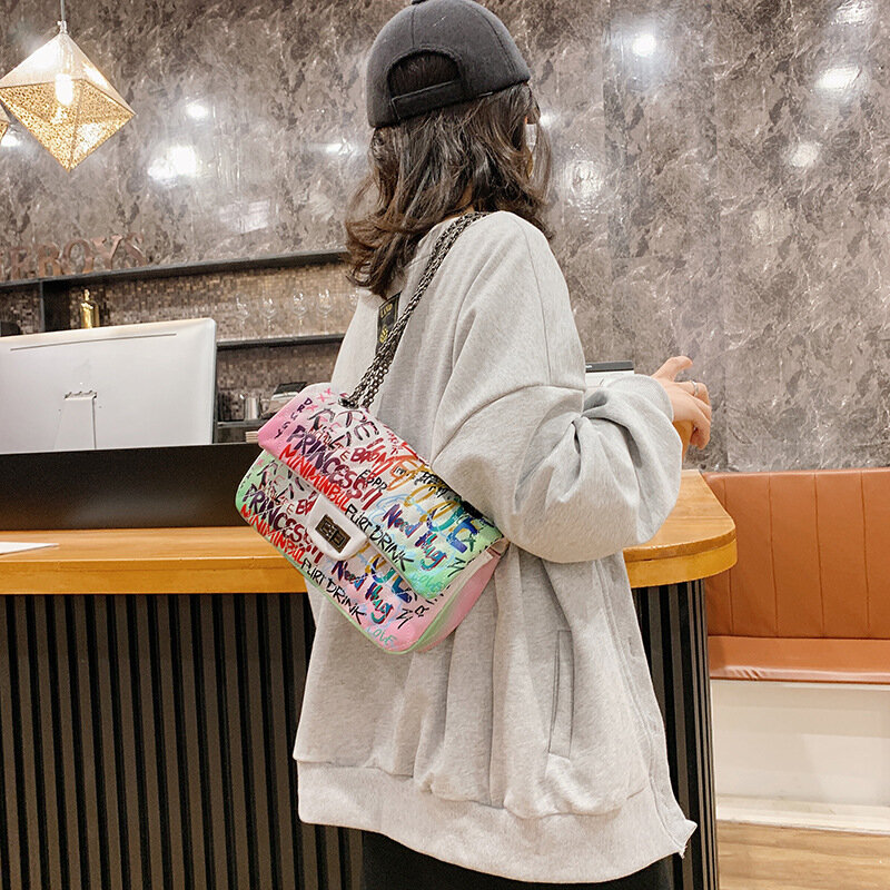 OkoLive 다채로운 생활 여성 PU 가죽 어깨 가방 고품질 숙녀 작은 낙서 메신저 가방 캐주얼 체인 Crossbody 가방