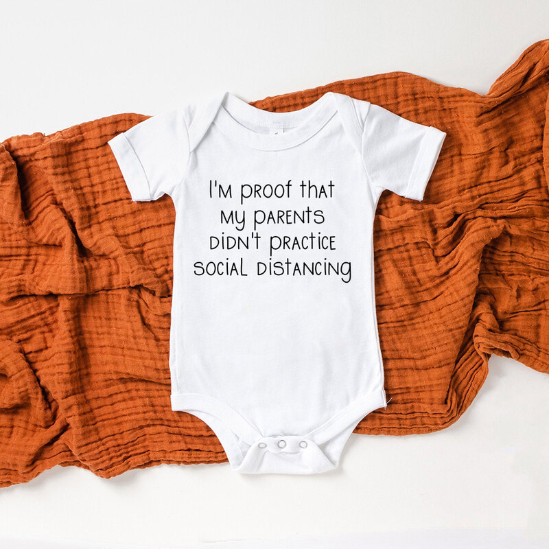Baby Aankondiging Mijn Ouder 'S Niet Praktijk Sociale Distantiëren Baby Bodysuit Zomer Korte Mouw Mode Zwangerschap Onthullen