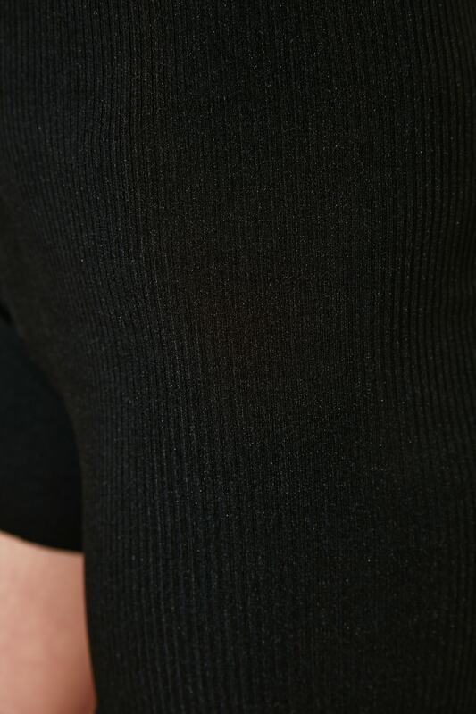 Короткие трикотажные леггинсы в рубчик с юбкой Trendyol TWOSS21TA0029