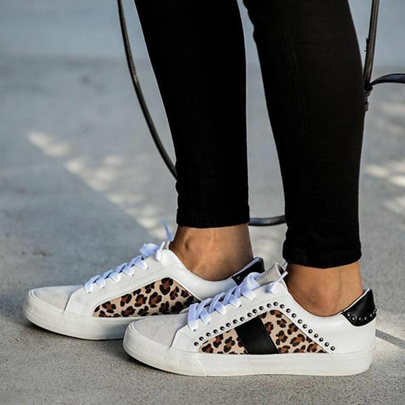 Zapatos de mujer con cordones con remaches y estampado de leopardo en ambos lados del talón con uñas de gato y zapatillas de costura negra KZ015