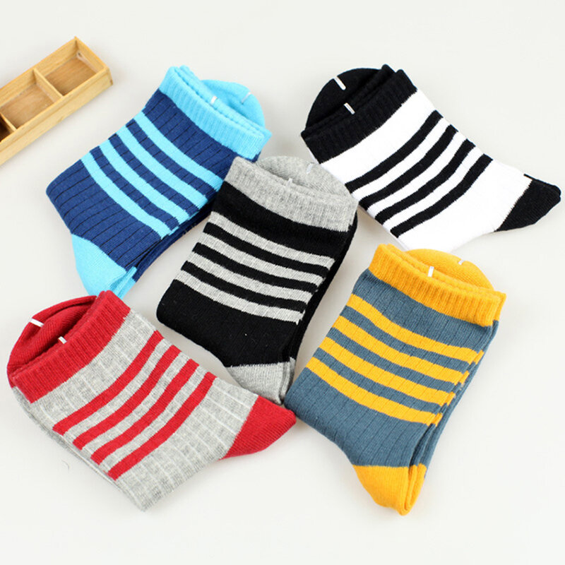 Coloridos calcetines de algodón con dibujos animados para hombre y mujer, medias suaves y transpirables de estilo Harajuku coreano, Unisex, para invierno