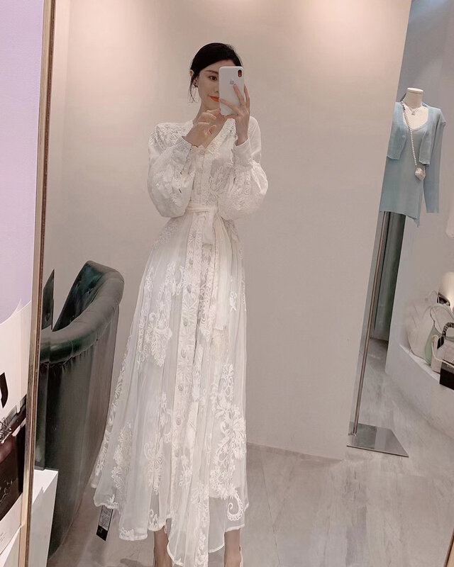Nuevo vestido de diseñador de moda para mujer, maxivestido de fiesta con bordado blanco de manga acampanada y cordones de un solo pecho, 2021