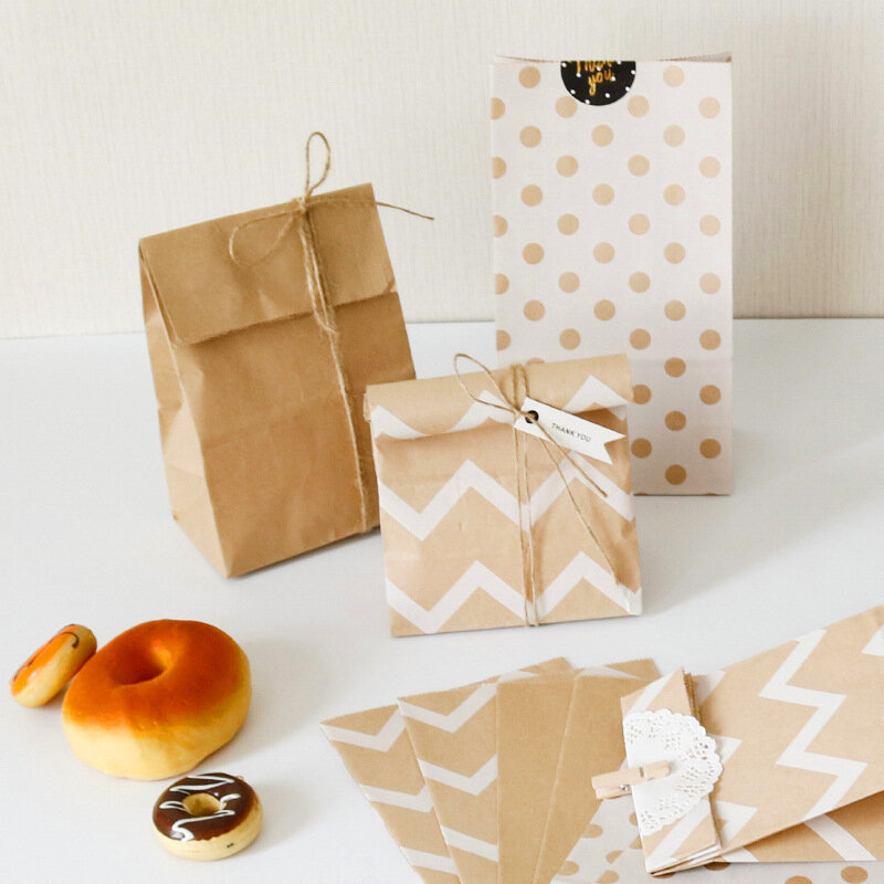 50pcs Party Favor Bags Dot Chevron Striped Kraft Paper Bag Hallween Treat Bags Wedding Christmas Birthday Party Supplies Paper