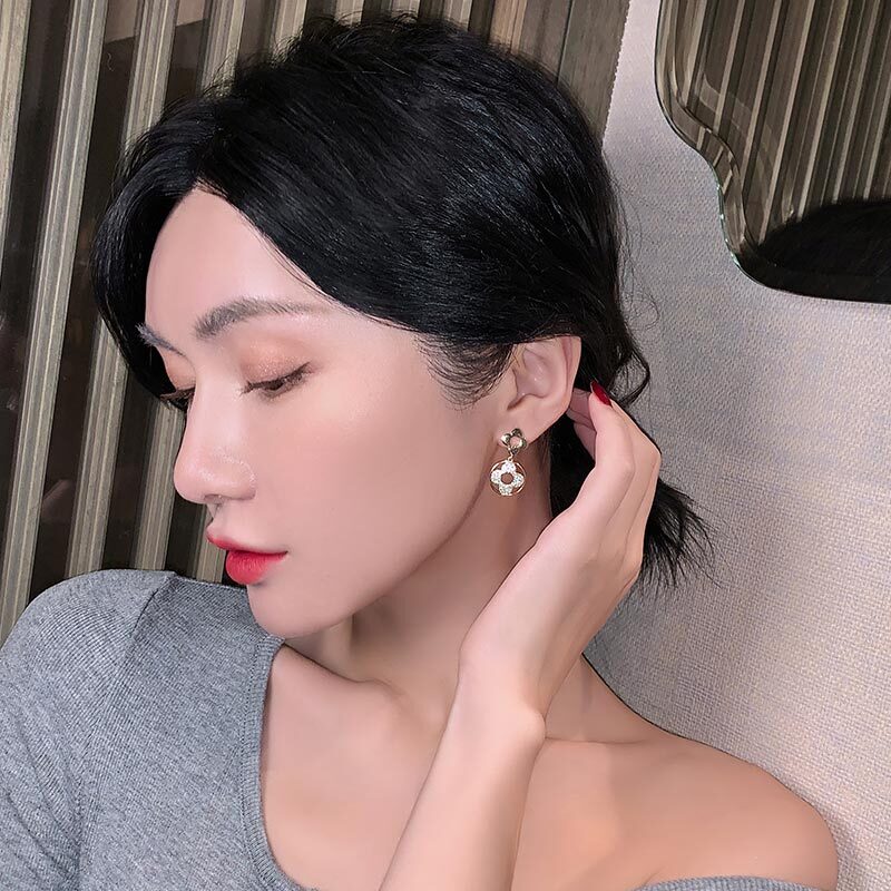 ゴールデンダブルクローバーイヤリング高グレードセンス優雅な光沢のあるダイヤモンドの耳のスタッド韓国スタイル新スタイル潮925シルバーピン