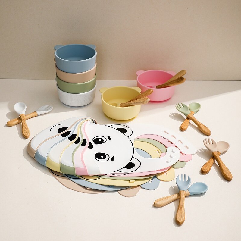 4 pçs conjunto de utensílios de mesa de alimentação do bebê silicone bib tigela garfo e colher urso dos desenhos animados à prova dbágua silicone bpa livre para crianças suprimentos