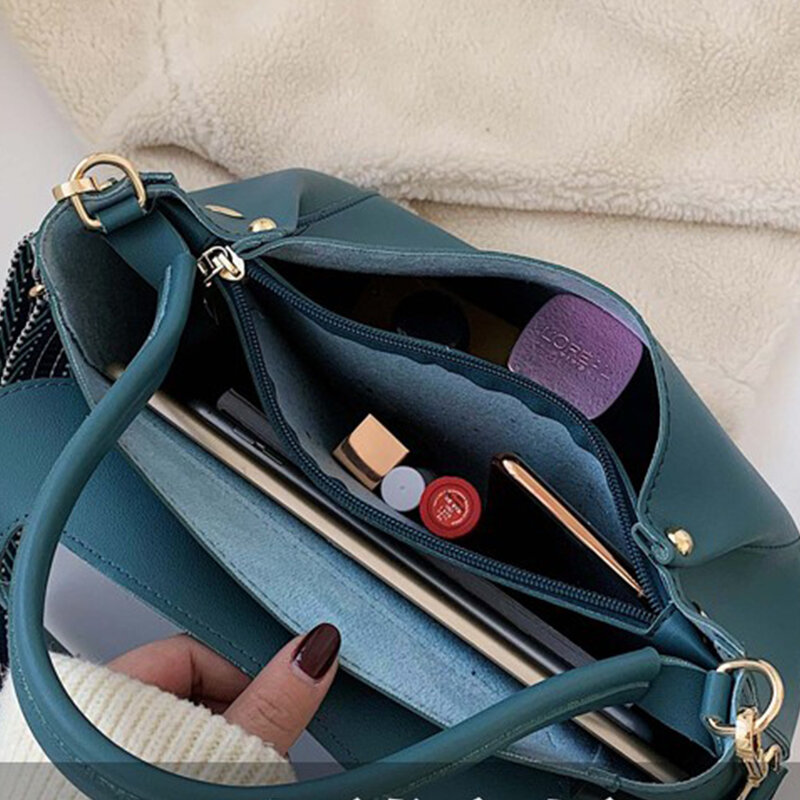 Модная сумка из искусственной кожи для женщин 2021, винтажная черная сумка через плечо, Женская дорожная большая сумка-шоппер с цепочкой