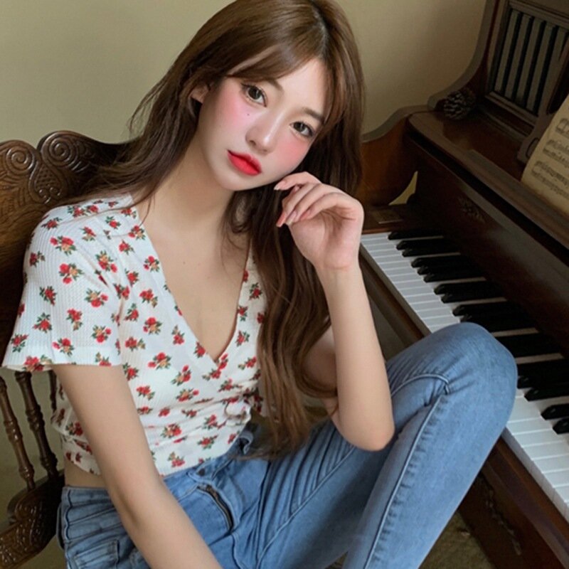 Blusa de gasa con cuello en V para mujer, camisa de manga corta con estampado de flores, moda coreana