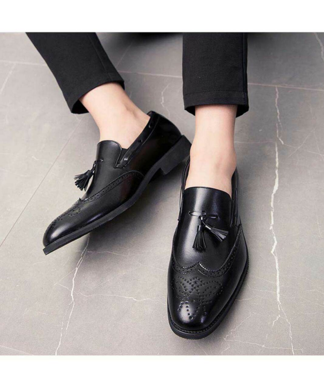 Men's Handmade Black  Hollow Pointed Toe Classic Retro Tassel Loafers Comfortable and Breathable Fashion Business Casual  ZQ0064