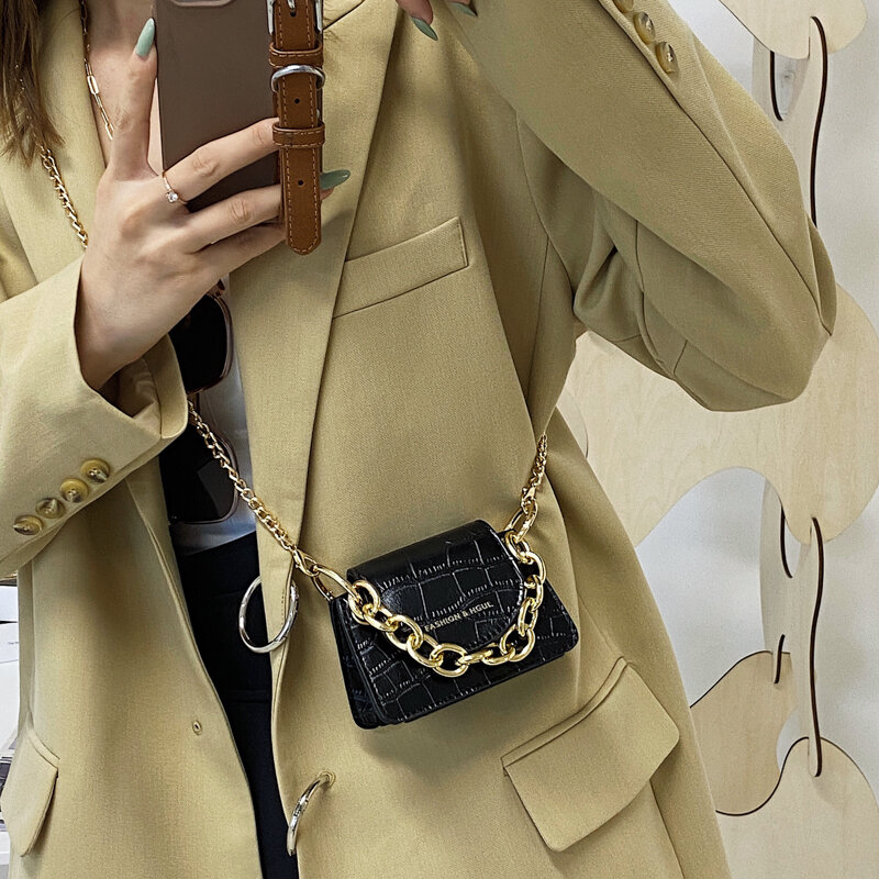 女性用メタルチェーンストラップ付きウエストバッグ,トレンディなレザーファニーパック,ウエストベルト,小さな財布,2021