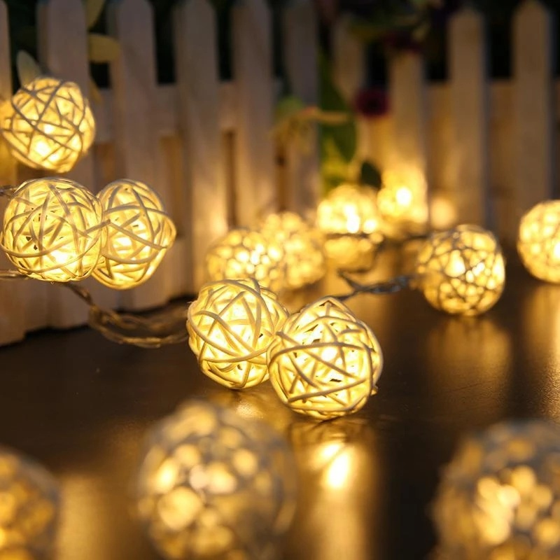 Guirnalda de bolas de ratán para decoración de Exteriores, luz de hadas con flores de cerezo, luz Led para decoración de bodas y Navidad