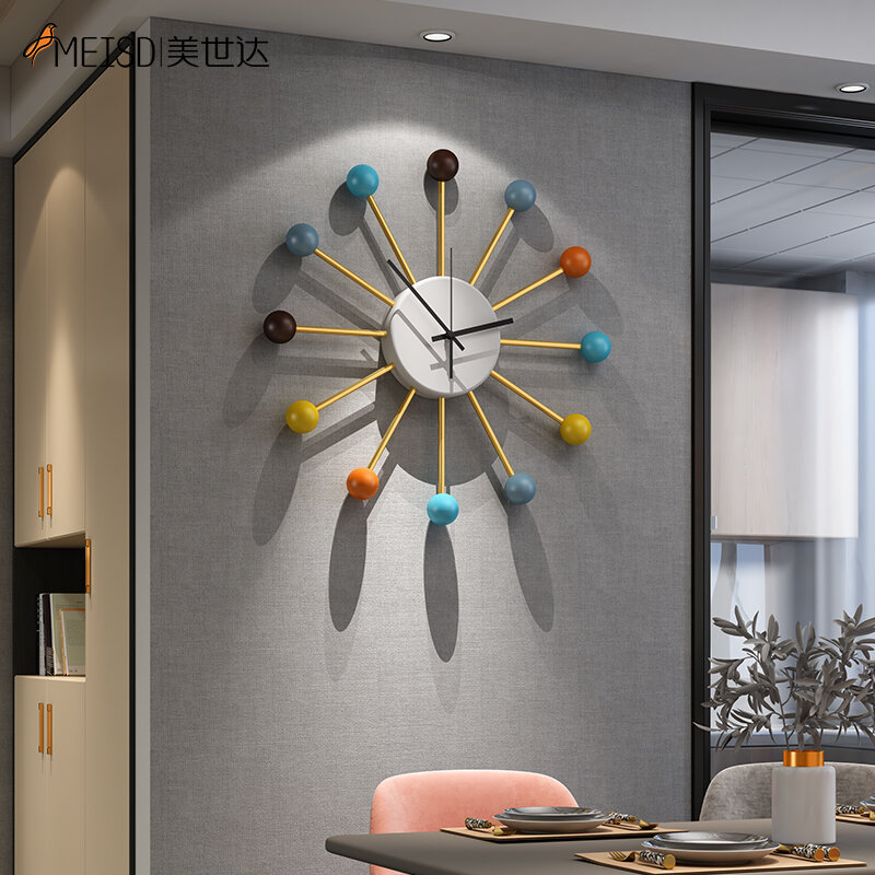 MEISD الحديد المطاوع ساعة جدار معدنية الألوان كرات Sunburst ساعة معدنية التصميم الحديث الذاتي لاصق صامت Horloge شحن مجاني