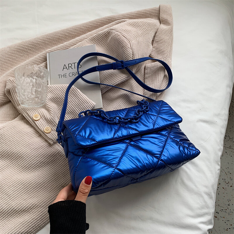 الموضة العصرية الصغيرة نايلون سيدة حقيبة ساعي العلامة التجارية شعبية حقيبة يد بسلاسل حقيبة كتفية للسفر 2021 شتاء جديد