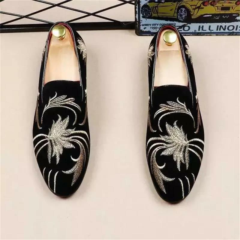Men Fashion Casual Business All-match Dress Shoes Handmade Black Imitation Suede Exquisite Gold Retro Embroidery Loafer 7KG419
