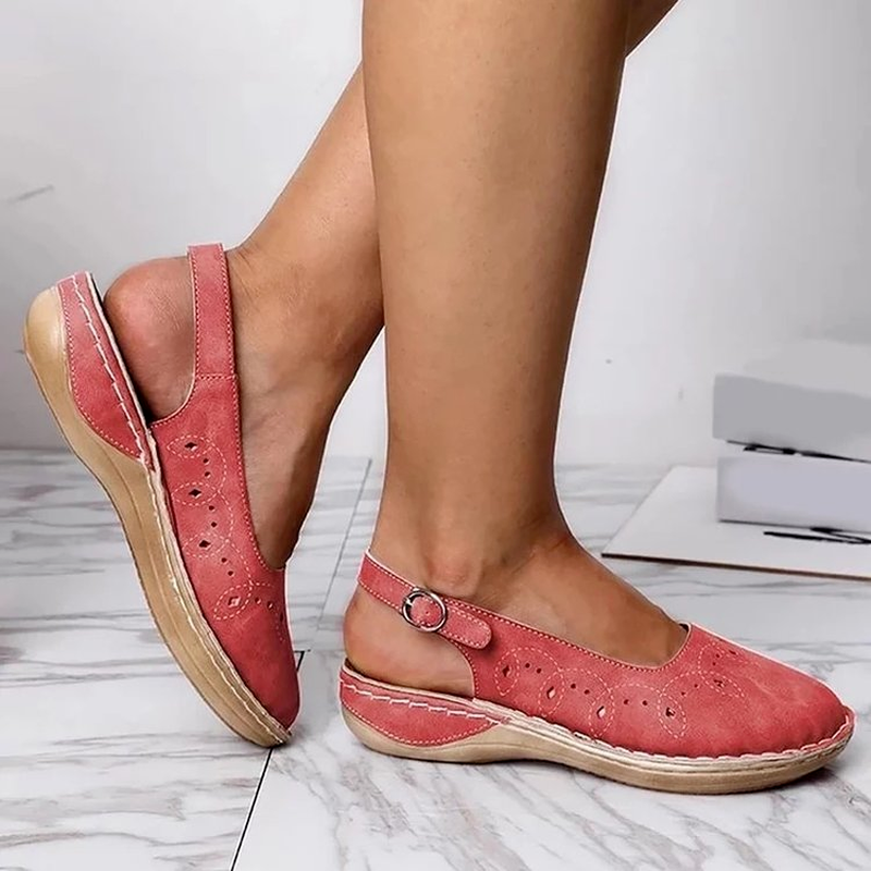 Sandal Wanita Fashion Terbaru Sepatu Hak Rendah Kasual Desain Tali Gesper Gaya Padat Sepatu untuk Wanita Zapatos De Mujer KE334