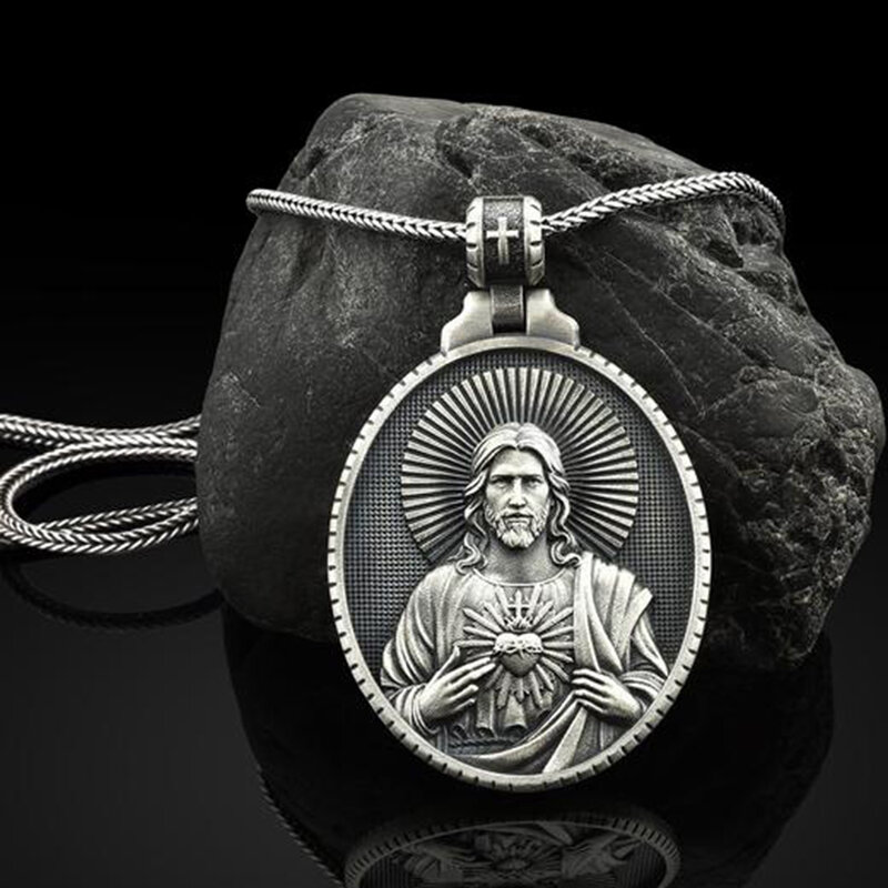 Nuevo collar con colgante de corazón sagrado cristiano Jesús, cadena de regalo, collar con colgante religioso Retro católico para hombres