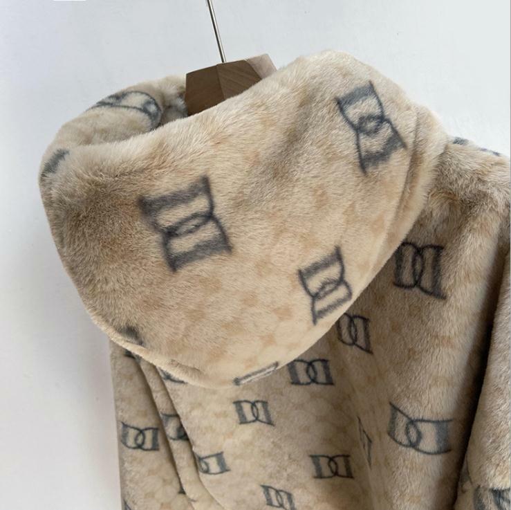 Top con stampa lettere da donna inverno autunno giacca corta in pelliccia sintetica con cappuccio cappotto in pelliccia artificiale femminile Elelagnt Sexy K1560