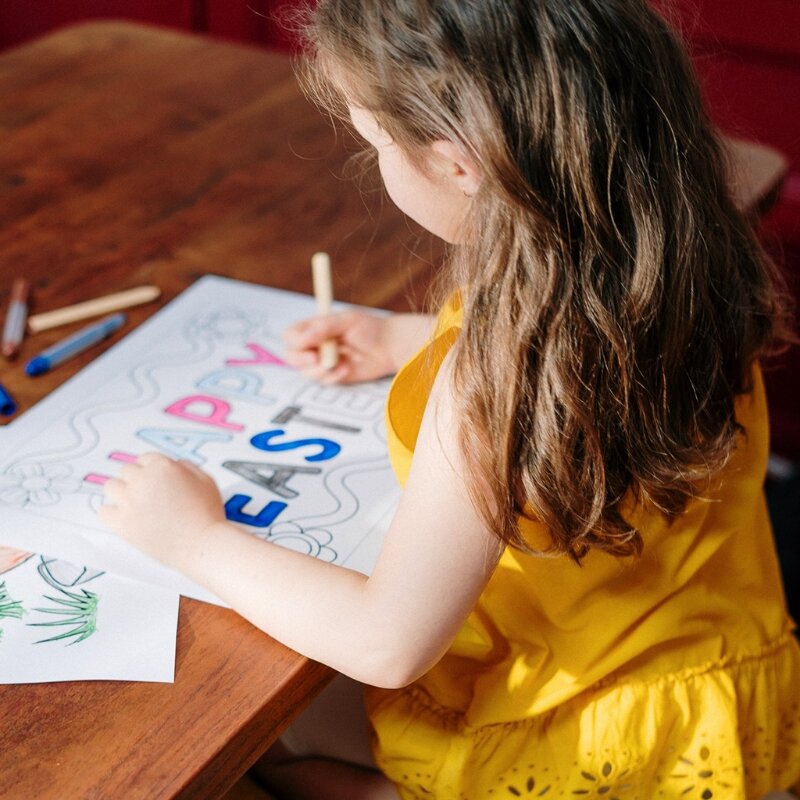 لوازم الرسم الفنية 150 قطعة مجموعة الفن ديلوكس للبالغين والاطفال ، طقم الطلاء الرسم في صندوق خشبي