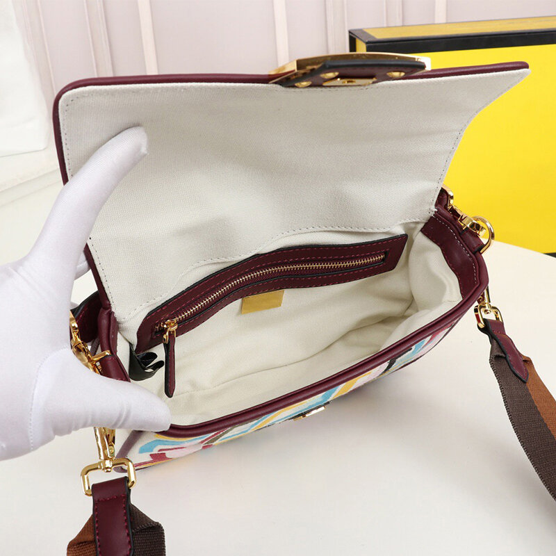 Bolso de mano de lona con bordado de letras para mujer, bolsa de hombro rectangular con botones de metal, a la moda, novedad de 2021