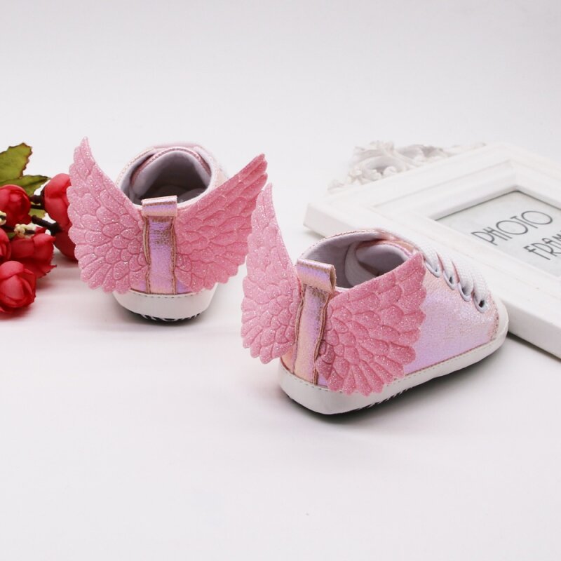 Baby Mädchen Schuhe Mode Niedlichen PU Weiche Sohle Anti-slip Flügel Design Krippe Schuhe Erste Wanderer Wanderschuhe
