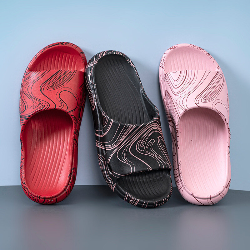 Pantoufles tendance d'été pour hommes et femmes, nouvelles chaussures de plage décontractées avec Graffiti, chaussures antidérapantes d'intérieur pour salle de bain, 2021