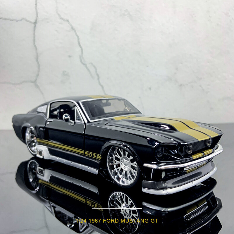 Maisto 1:24 Ford 1967 MUSTANG Gt Alliage Véhicule Miniature Voiture Toy Cadeau
