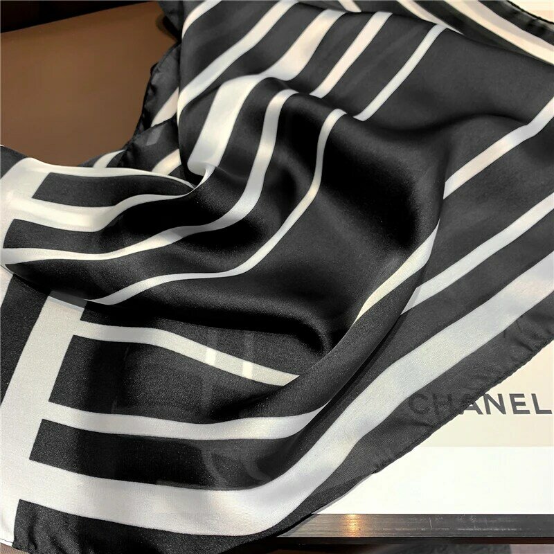 2021 neue Satin Seide Dünnen Schal für Frauen Striped Print Schal Dame Wrap Neck Krawatte Design Bandana Stirnband Weibliche Foulard schalldämpfer