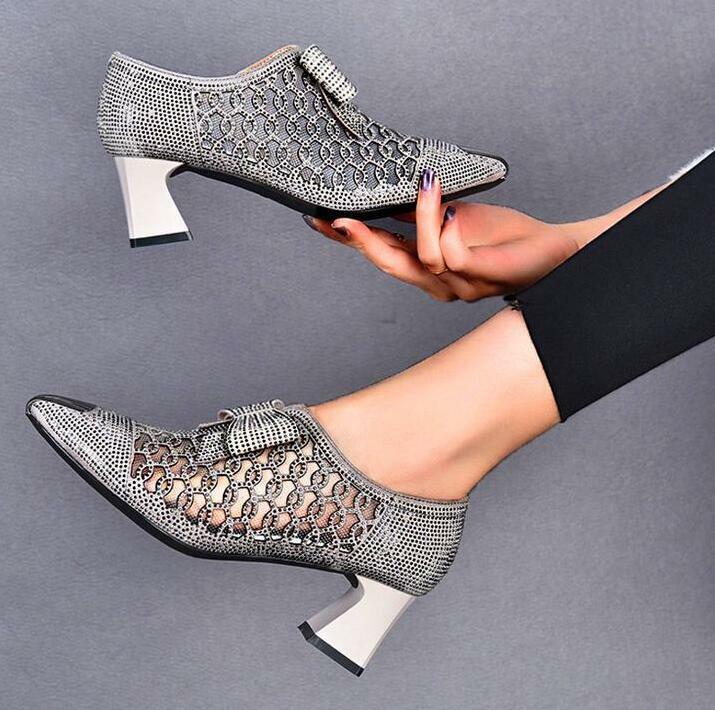 Botas de malla ahuecadas con diamantes de imitación para mujer, zapatos sexys con tacones de moda, puntiagudos, color negro y gris, Otoño, 2021