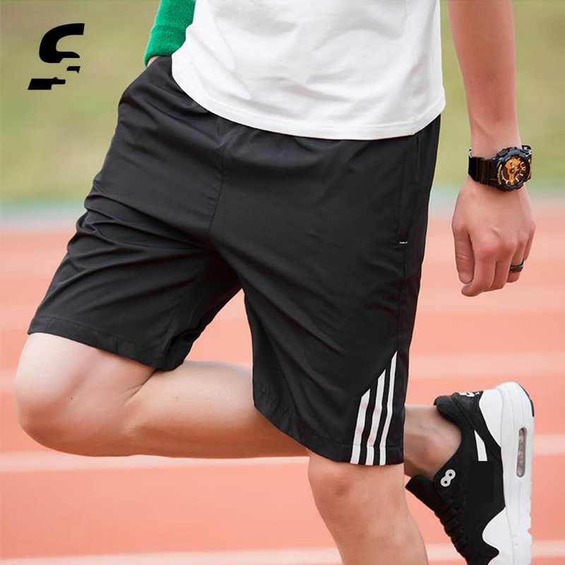 2021กางเกงขาสั้นผู้ชายวิ่งออกกำลังกายกีฬากลางแจ้งกางเกงขาสั้นสีดำผู้ชายที่มีกระเป๋าฤดูร้...