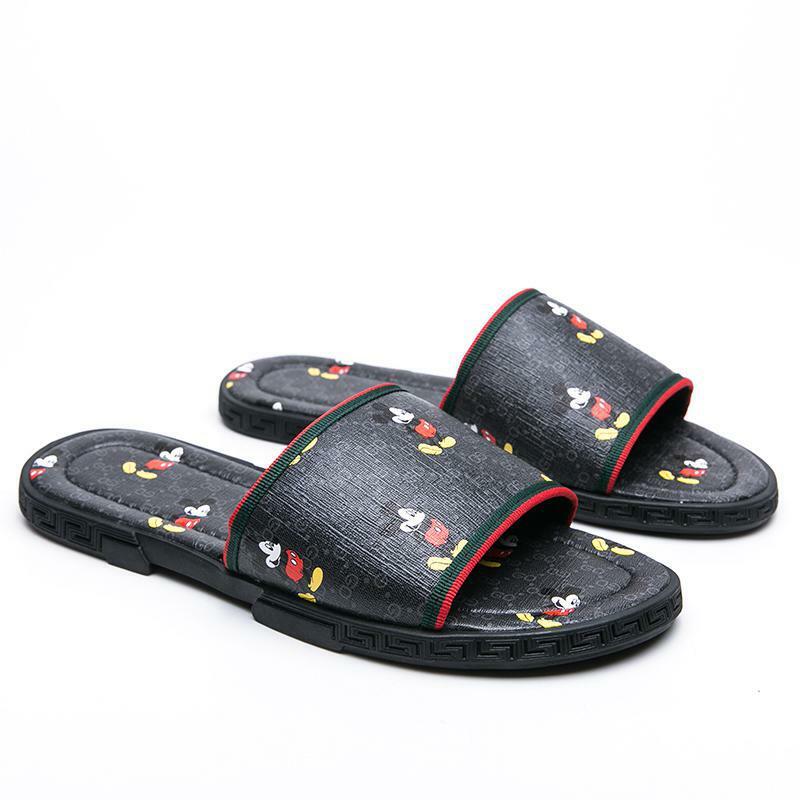 Disney Trendy Mickey Mouse pantofle męskie 2021 nowe oddychające buty plażowe antypoślizgowe miękkie dno sandały modne kapcie marki