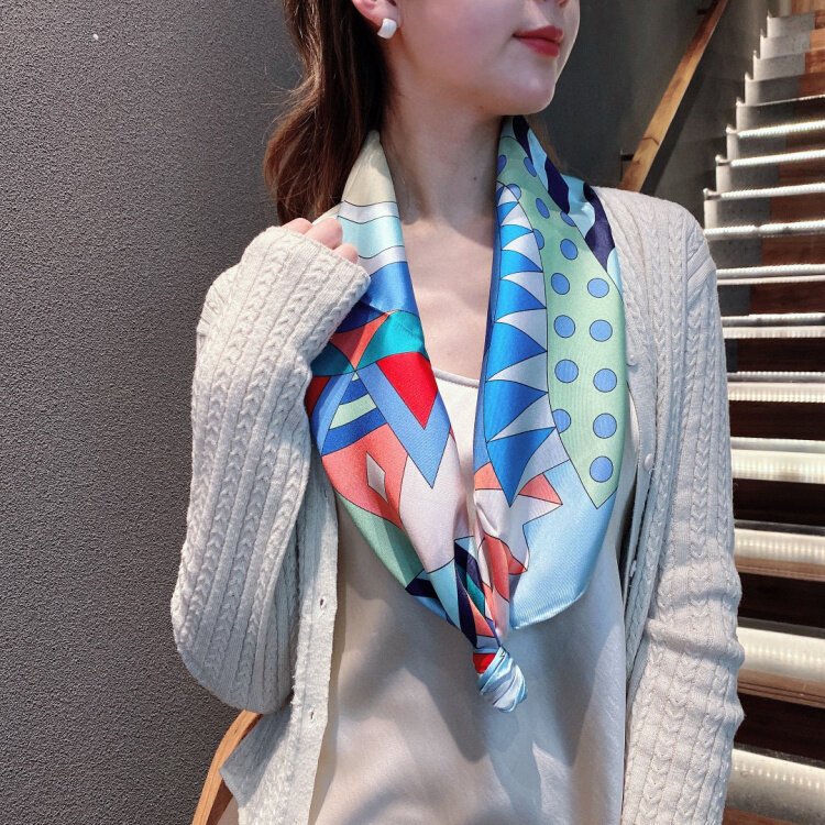 女性用の幾何学的なシルクスカーフ,幅90x90cm,100%,正方形