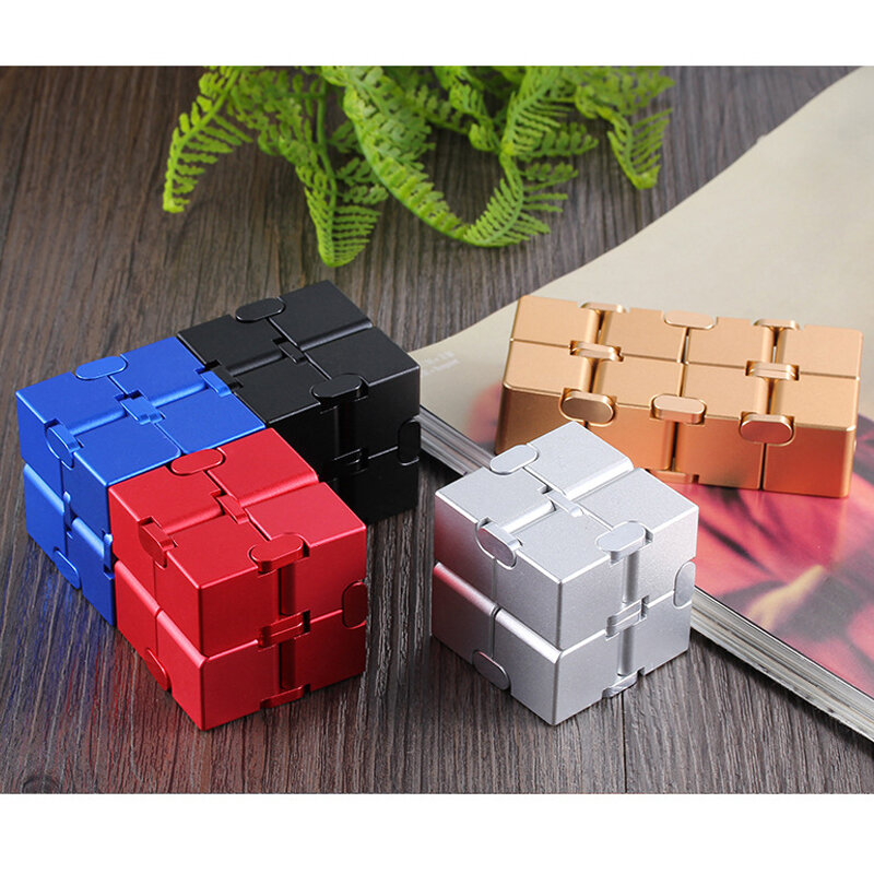 Stress Relief Unendlichkeit Cube Tragbare Decompresses Spielzeug Premium Metall für Kinder und Erwachsene Spielzeug