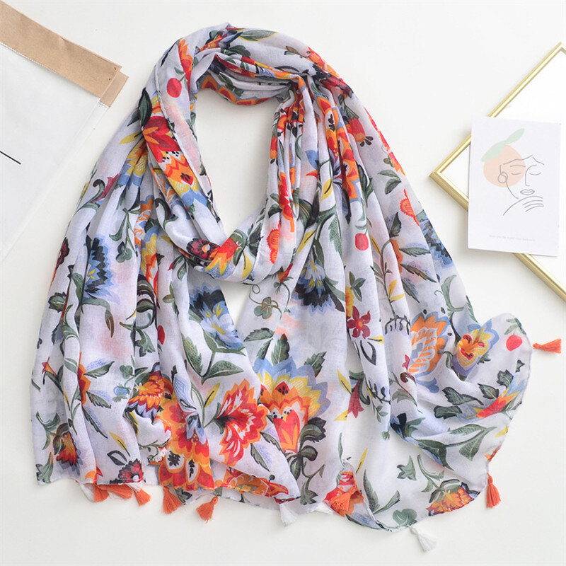 Дизайнерский брендовый женский тонкий шарф 2021, модная Милая шаль из вискозы с цветочным рисунком и кисточками, демисезонные теплые хиджабы,...