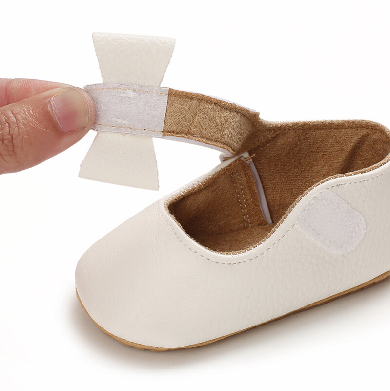 활 아기 소녀 첫 단계 신발 PU 아기 Moccasins 부드러운 바닥 고무 미끄럼 방지 유아 첫 워커 아기 옷 공주 신발