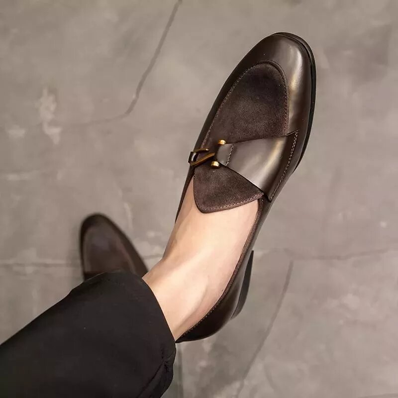 2021 nova tendência de moda masculina negócios sapatos casuais vestido artesanal marrom pu costura falso camurça gancho conjunto em um pedal mocassins 3kc575