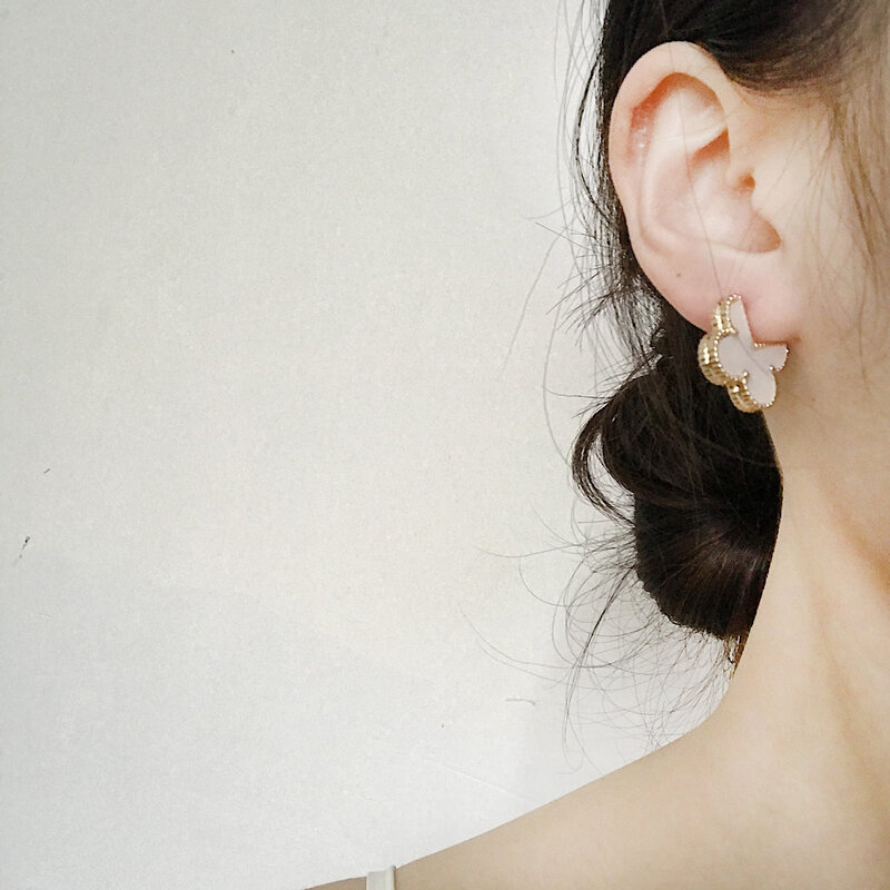 Neue Fahion frauen Ohrringe Feine Acryl Lücke Blume Ohrringe für Frauen Bijoux Koreanischen Partei Mädchen Schmuck Geschenke Großhandel