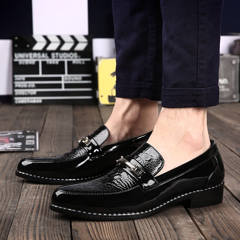 Zapatos clásicos de cuero para hombre, mocasines masculinos de alta calidad, a la moda, para exteriores, 2021