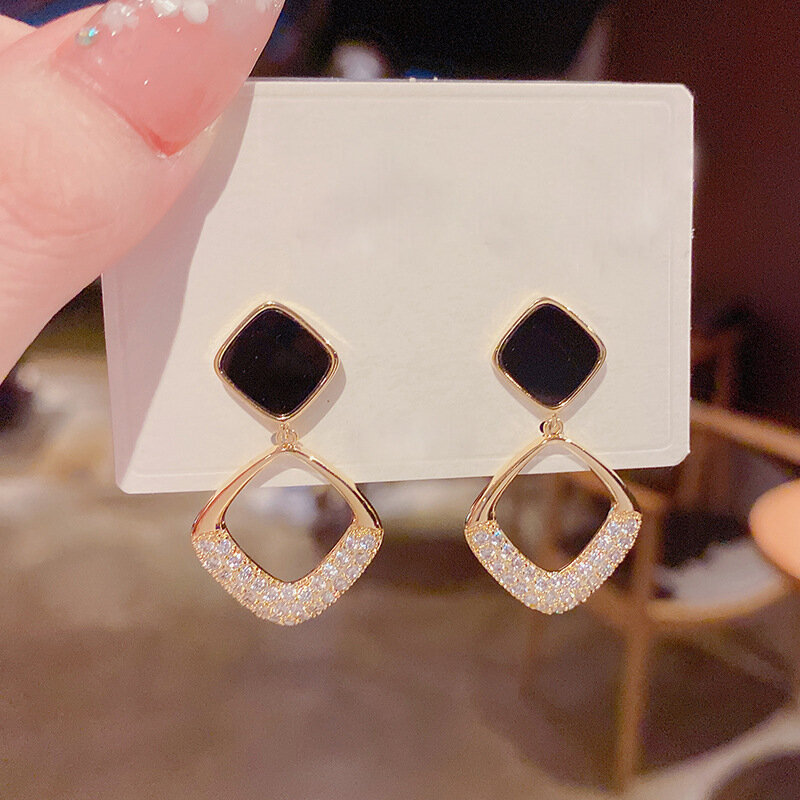 Boucles d'oreilles géométriques carrées incrustées de diamants, S925, en argent, aiguilles simples, de tempérament de célébrité en ligne, goutte d'huile