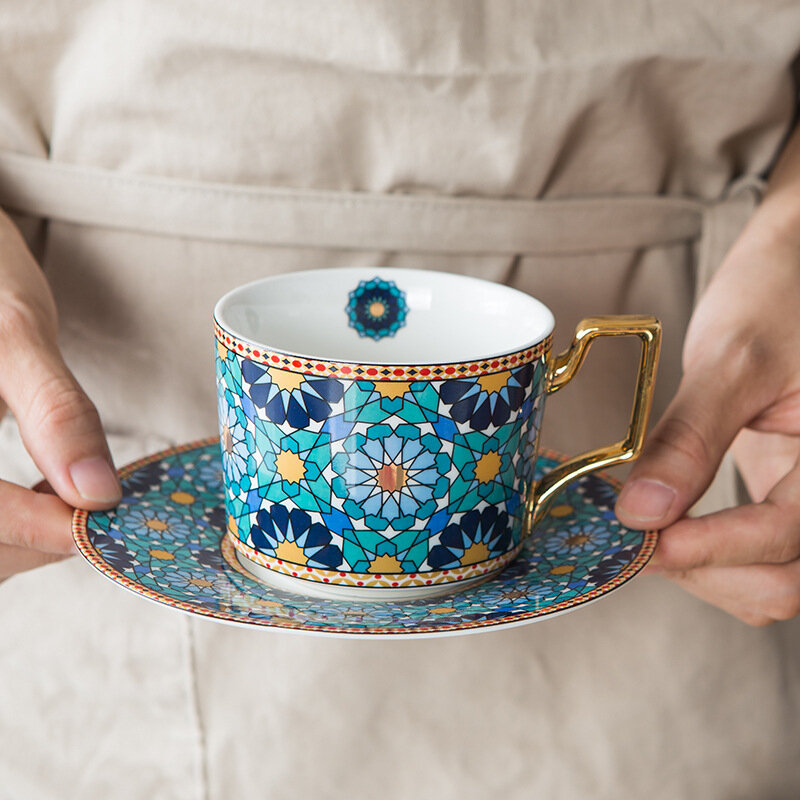 Cangkir Kopi Maroko Mewah Gaya Inggris dan Set Piring dengan Pegangan Emas Cangkir Kopi Keramik Cappuccino Cangkir Teh Sore 250Ml